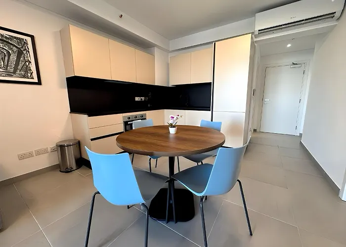 Lägenhet Premium 2br 2min Walk Heart Of St Julians St. Julian's